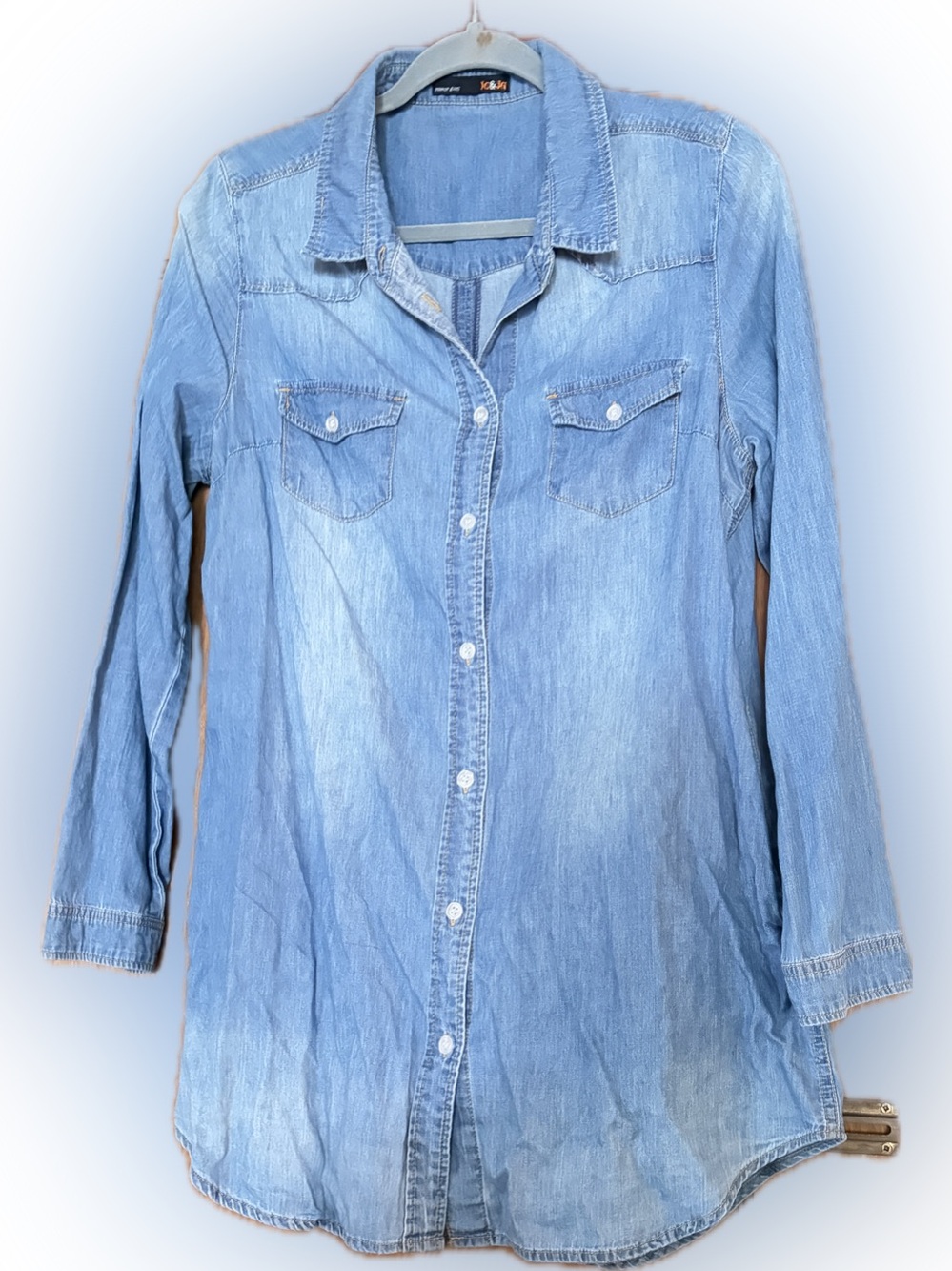 90’s Denim Button-Up Shirt - Women